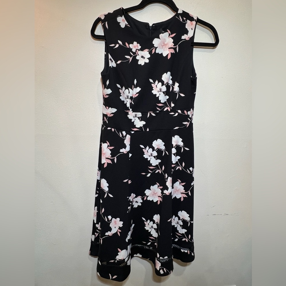 LIZ  CLAIBORNE  Sleeveless floral Dress size 4